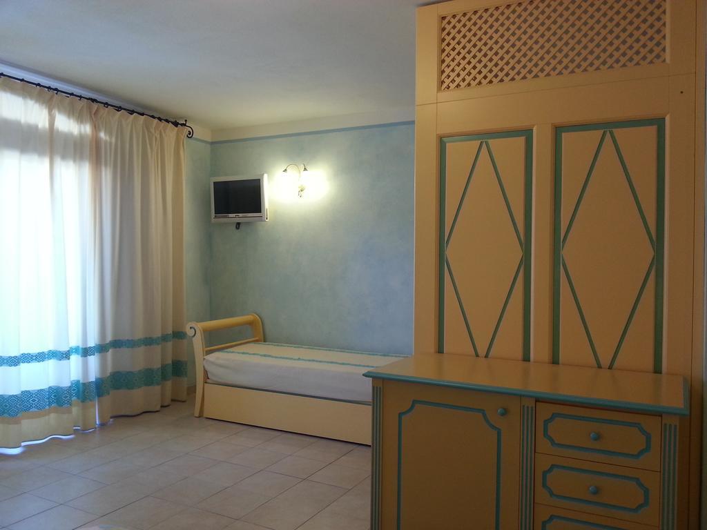 Residence Riva Azzurra Cannigione Pokój zdjęcie