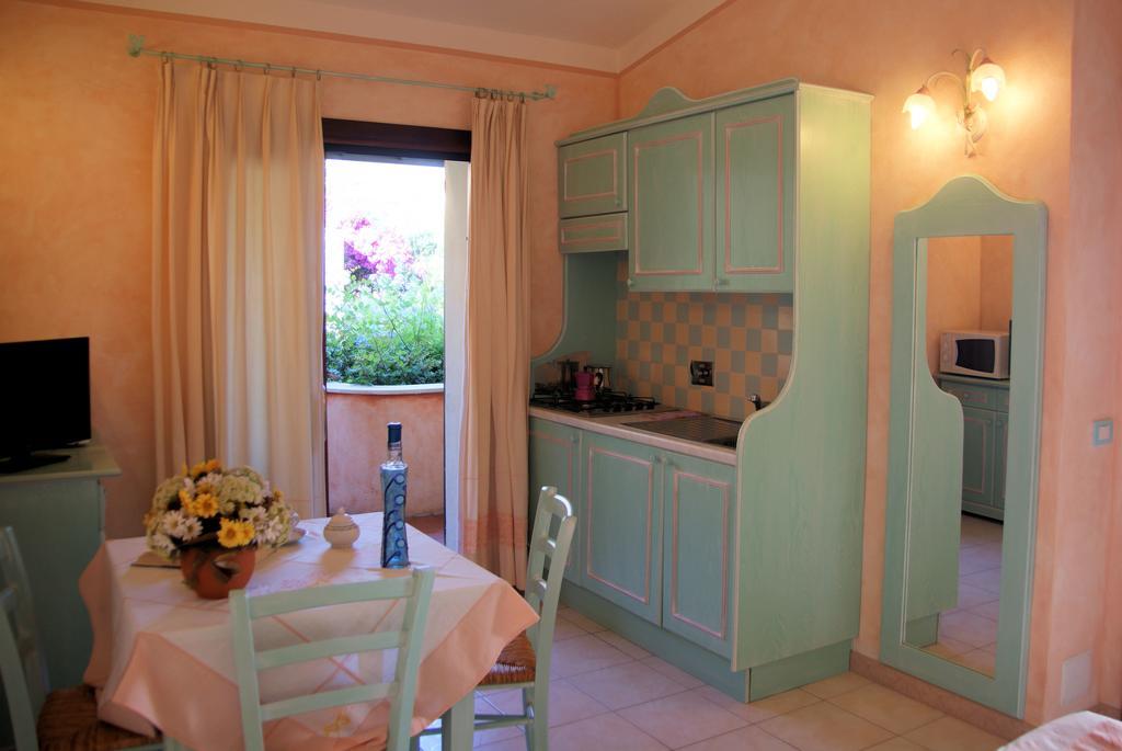 Residence Riva Azzurra Cannigione Pokój zdjęcie