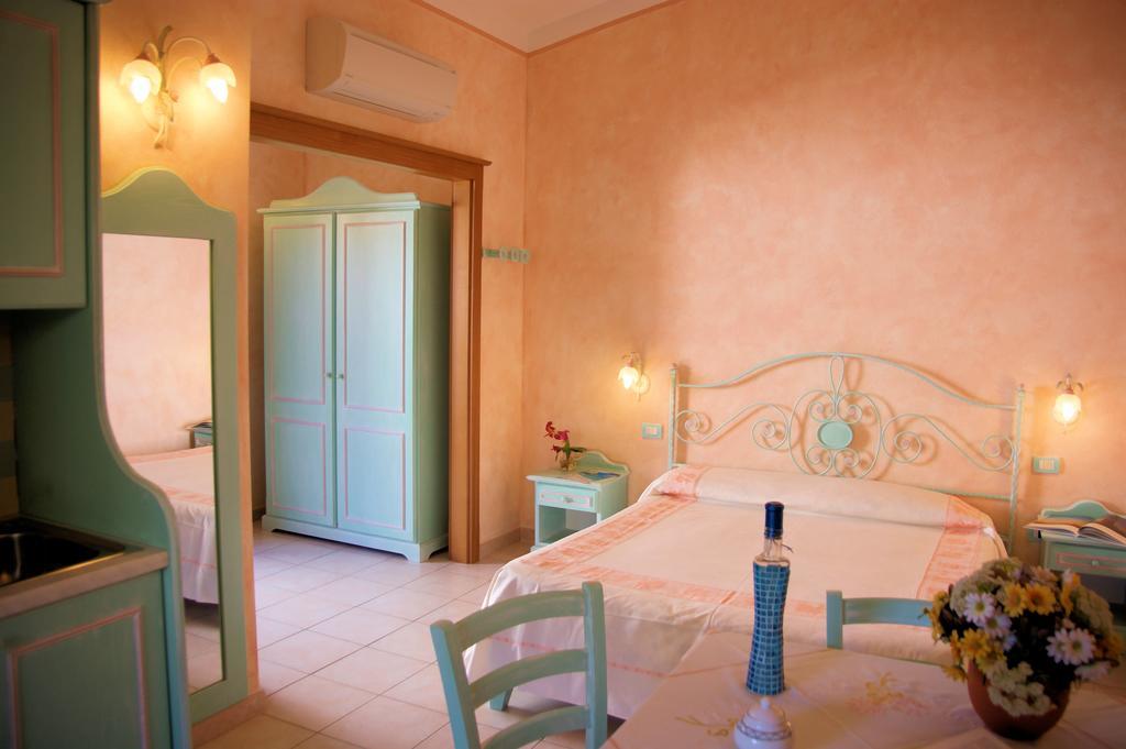 Residence Riva Azzurra Cannigione Pokój zdjęcie