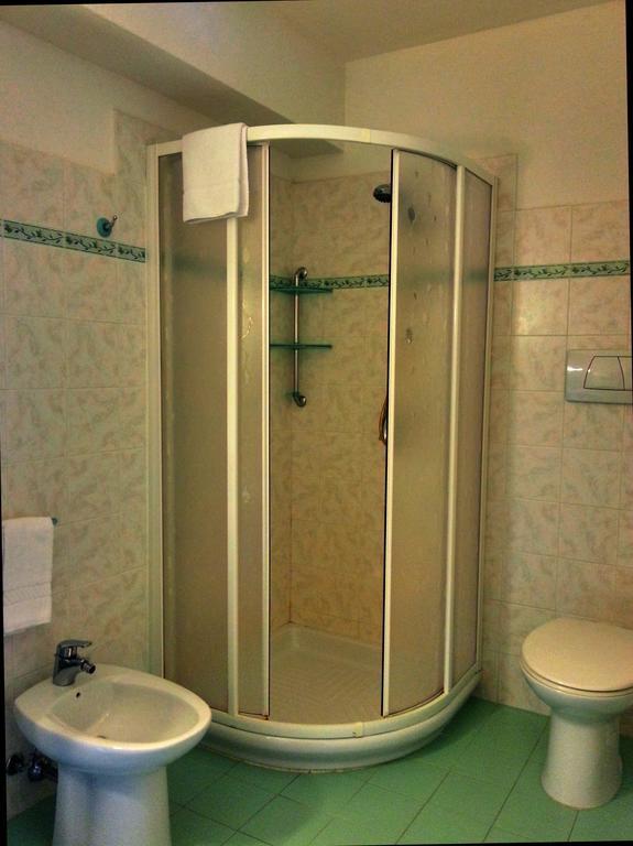 Residence Riva Azzurra Cannigione Pokój zdjęcie